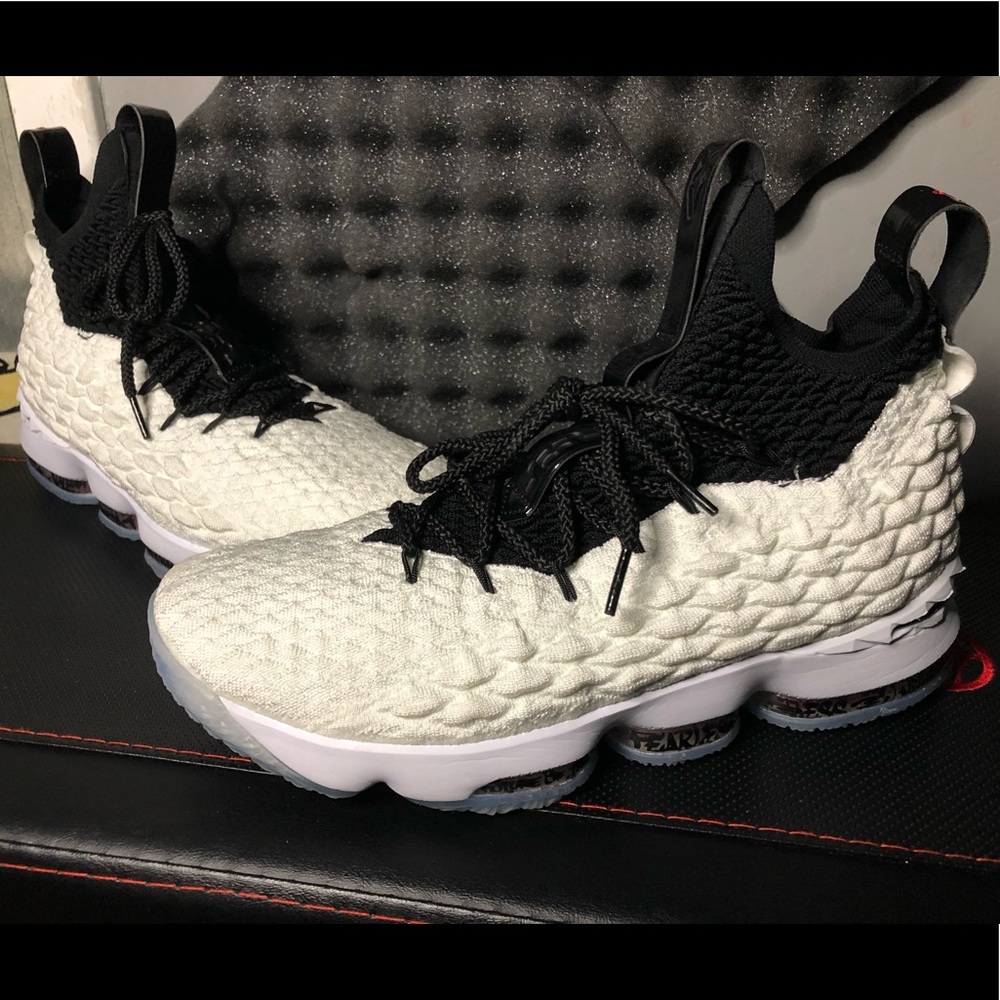 Nike LeBron 15 “Graffiti”